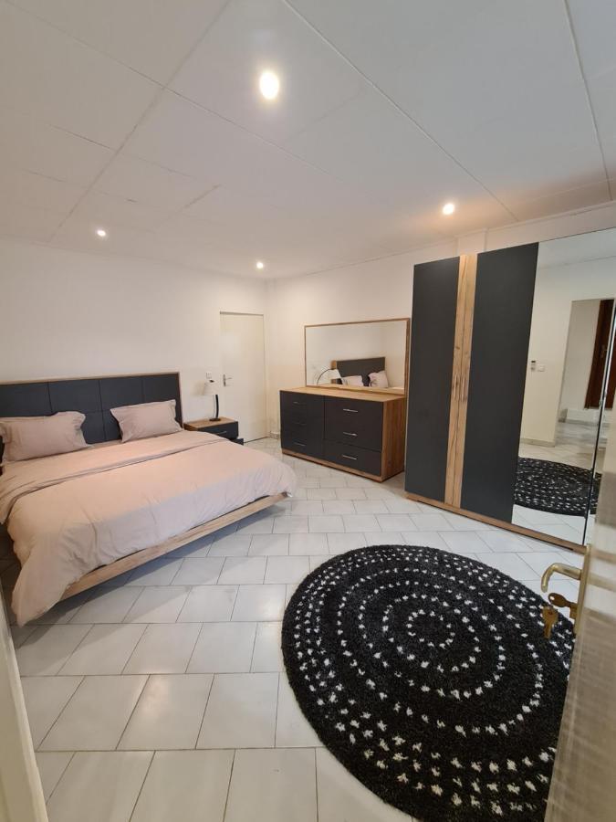 Sompteuse Villa Avec Piscine A 5 Min De La Plage Pointe Noire Kültér fotó