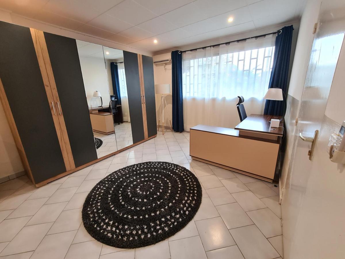 Sompteuse Villa Avec Piscine A 5 Min De La Plage Pointe Noire Kültér fotó